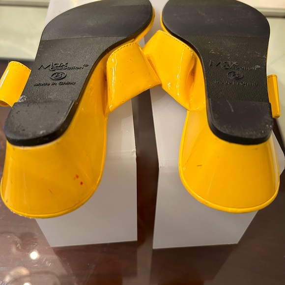 Max Collection Sandals - Picture 2 of 2